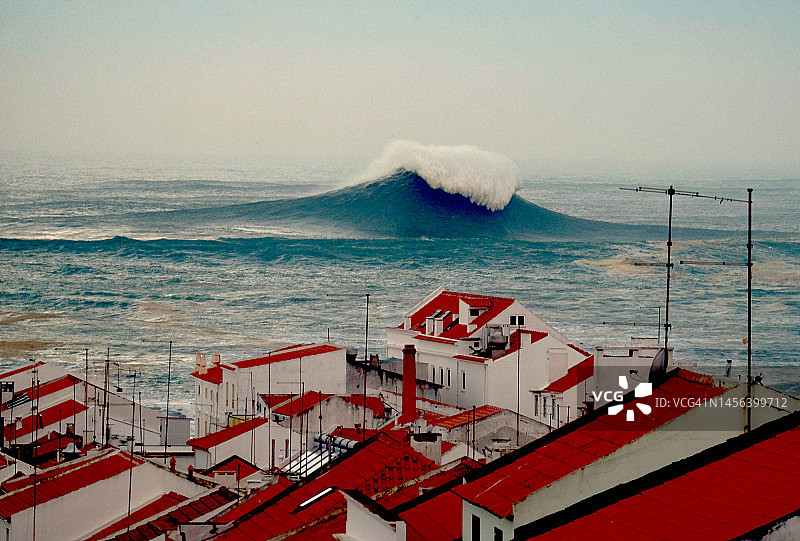 巨浪，纳扎雷，葡萄牙图片素材
