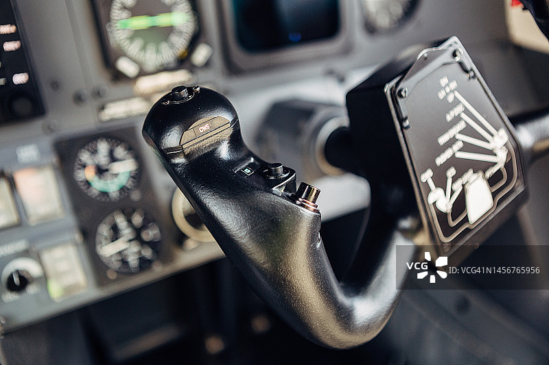 皮拉图斯PC12公务机驾驶舱的控制柱图片素材