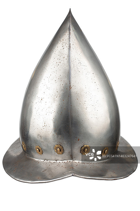 一个16-17世纪的西班牙征服者的梳齿钢盔，孤立在白色背景上图片素材