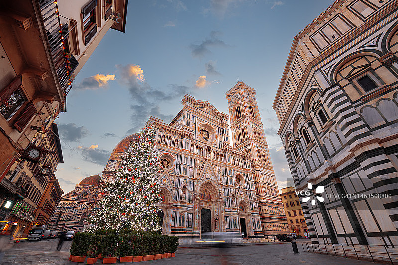 圣诞节期间，意大利托斯卡纳的佛罗伦萨大教堂图片素材