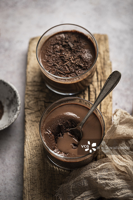 自制巧克力奶油慕斯杯图片素材
