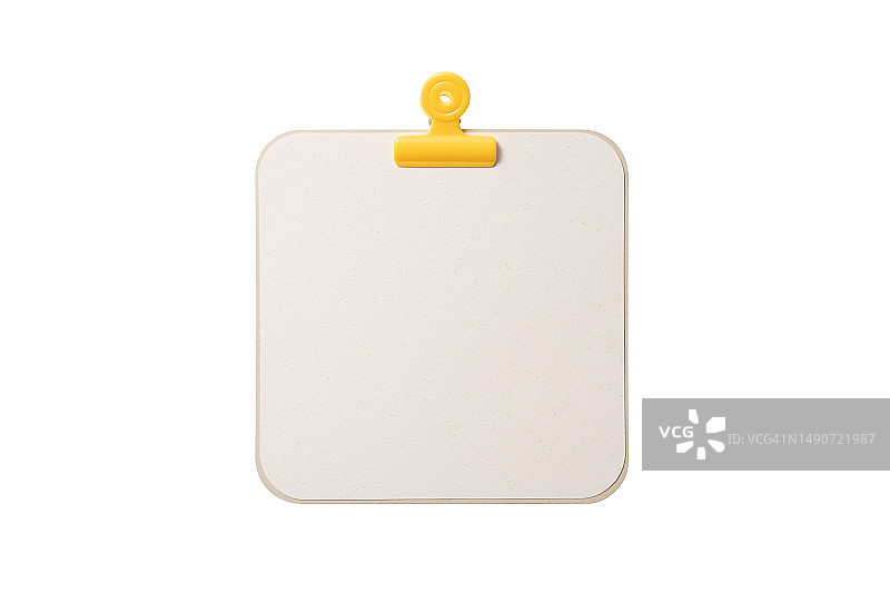 方形剪贴板与黄色夹孤立在白色图片素材