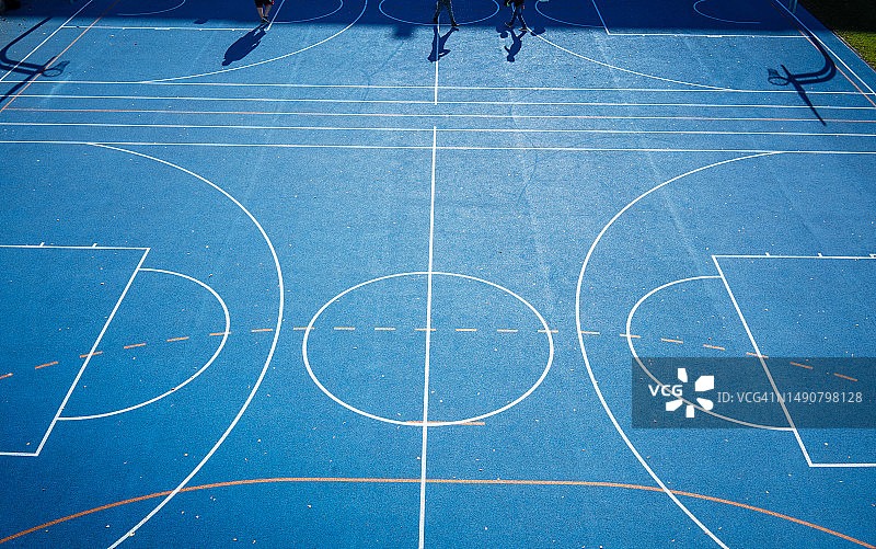 篮球场分割线的高角度视图图片素材