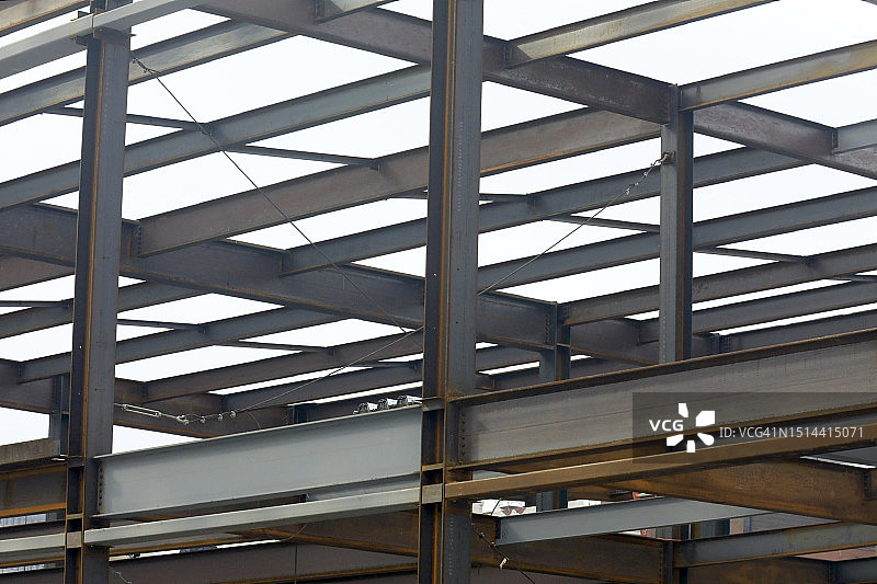 新摩天大楼的内部框架图片素材