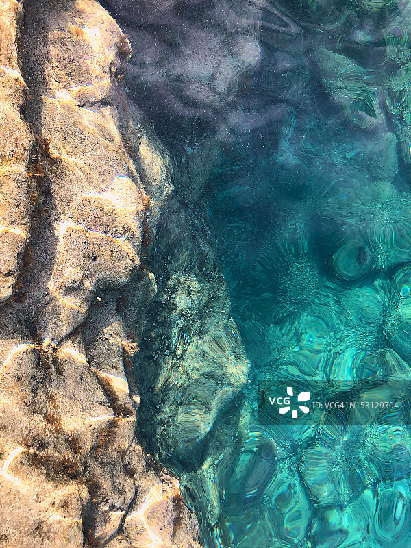 马略卡岛清澈的海水图片素材