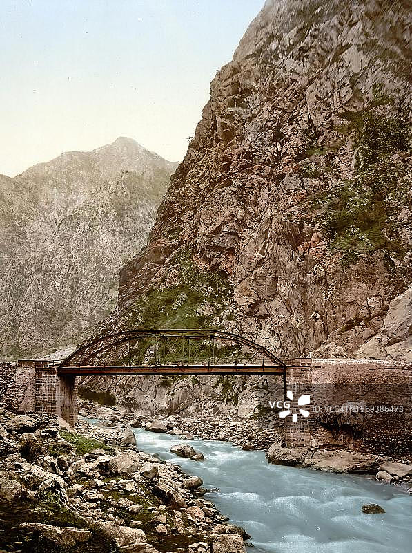道路，第一座桥，格鲁西，格鲁吉亚，俄罗斯，约1890年，历史性的，数码增强复制的相片彩色印刷的时期图片素材