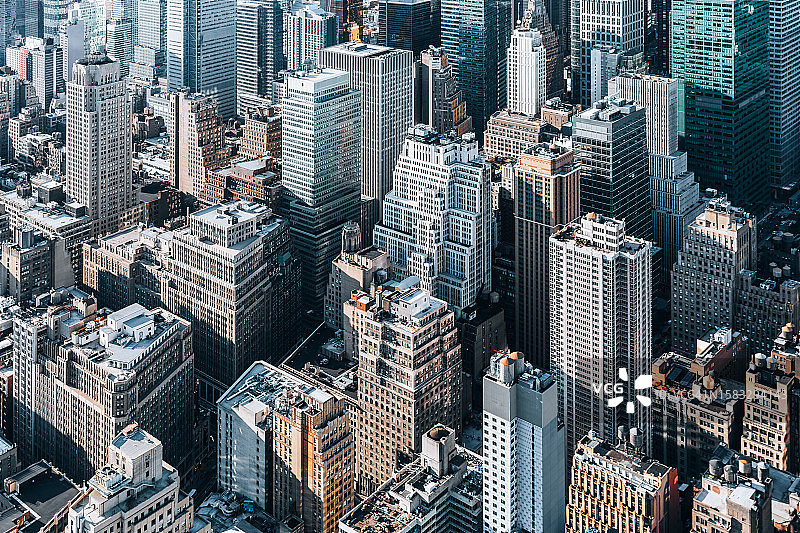 曼哈顿中城摩天大楼的屋顶，鸟瞰图，纽约市，美国图片素材