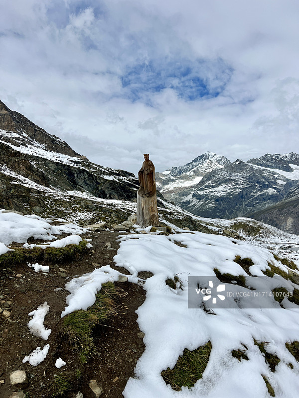 瑞士采尔马特雪山美景图片素材