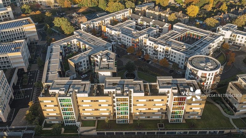 无人机拍摄的城市住宅开发公寓图片素材