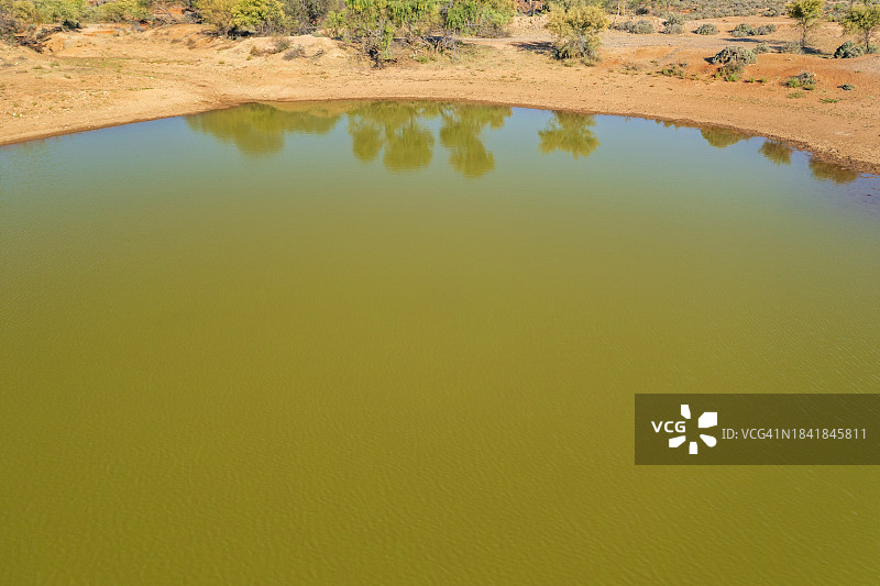 农场大坝绿色的水反射澳大利亚内陆图片素材