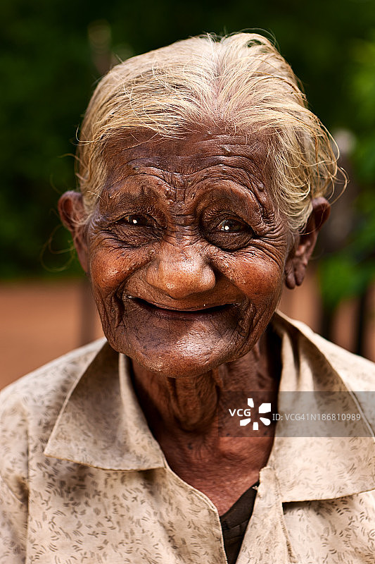 斯里兰卡一位老妇人的肖像图片素材