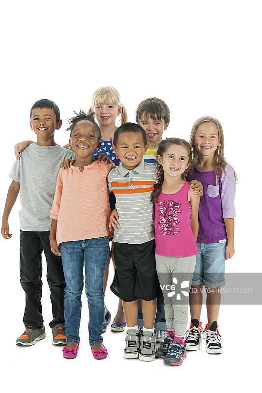 微笑的多民族儿童群图片素材