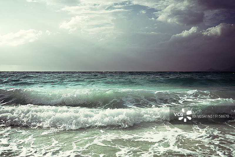 塞舌尔海滩上的海浪图片素材