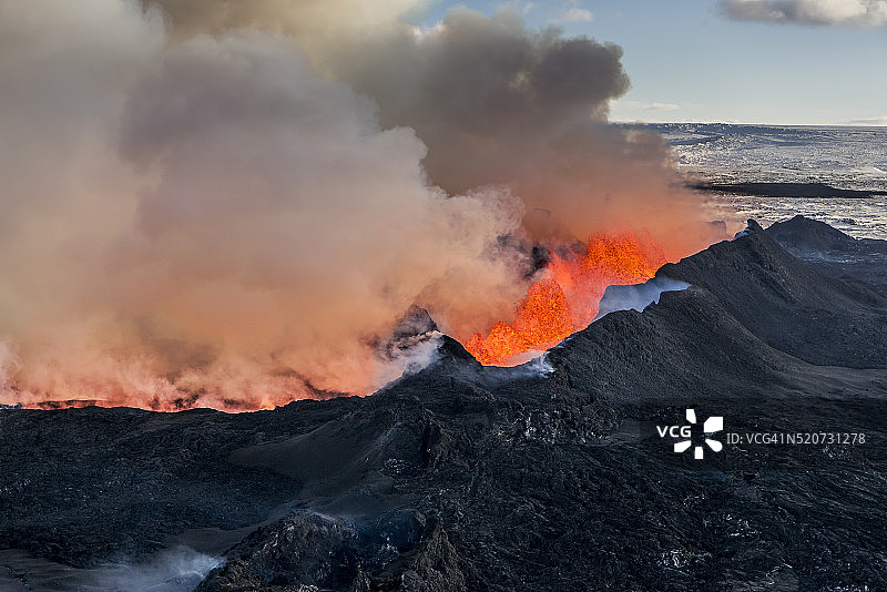 冰岛Bardarbunga火山附近Holuhraun裂缝的火山爆发图片素材