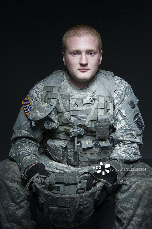 美国空降兵的工作室肖像图片素材