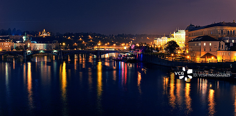 布拉格河之夜图片素材
