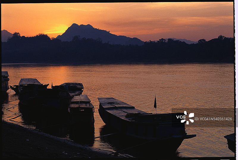 日落时分的湄公河图片素材