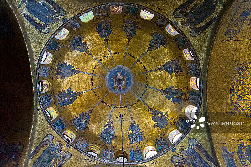 意大利威尼斯圣马可大教堂内部细节。图片素材
