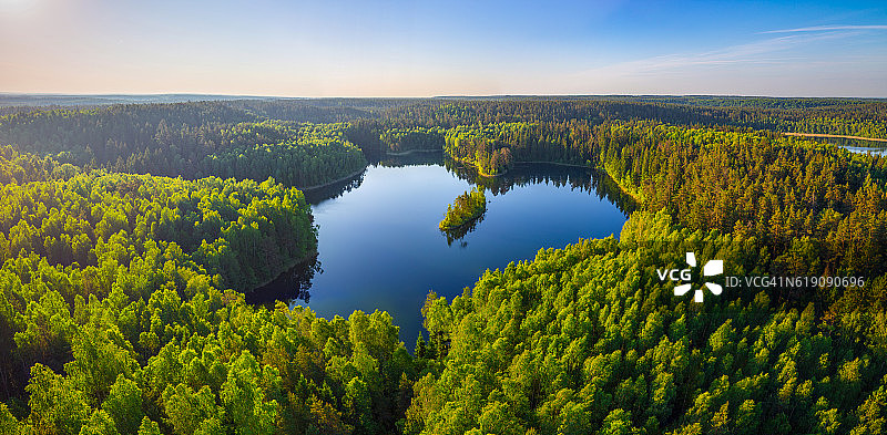森林湖(航拍照片)图片素材