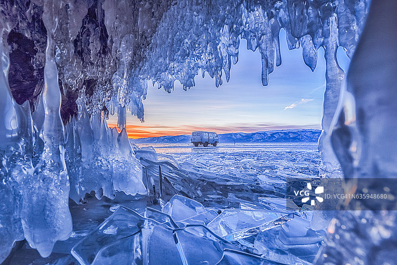 俄罗斯贝加尔湖冰洞图片素材