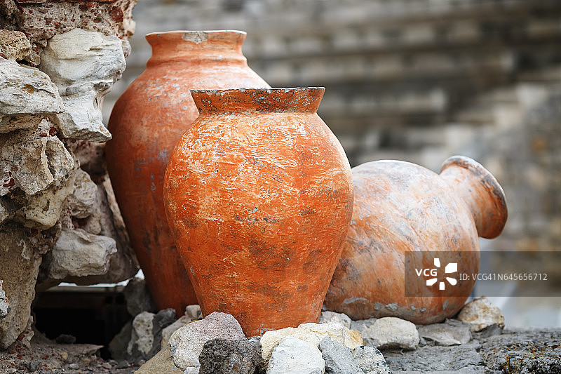 古老的陶土花瓶图片素材