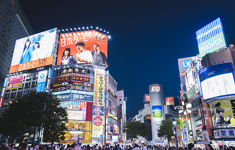 黄昏时分，东京涉谷路口图片素材