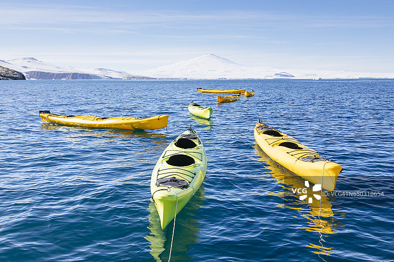 罗斯海特若诺瓦湾的皮划艇图片素材