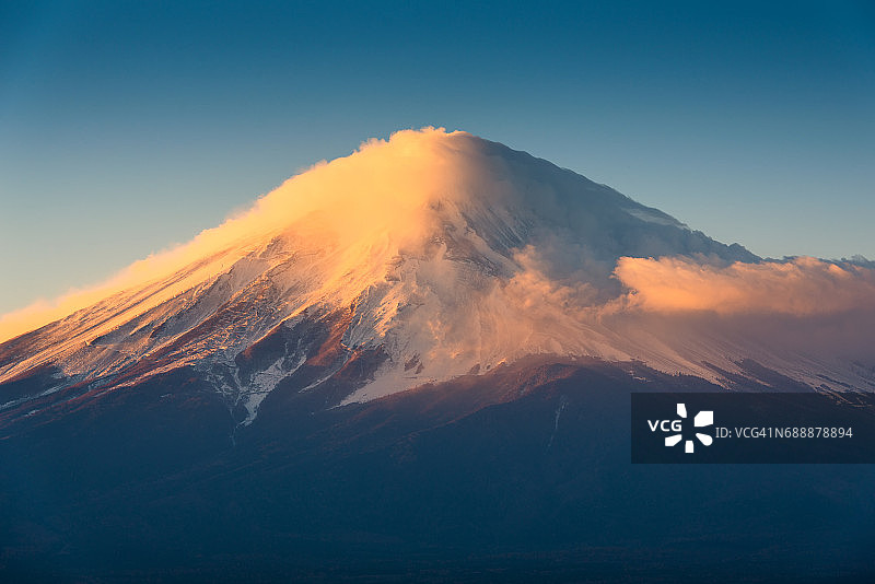 富士山日落近景，山梨县，日本图片素材