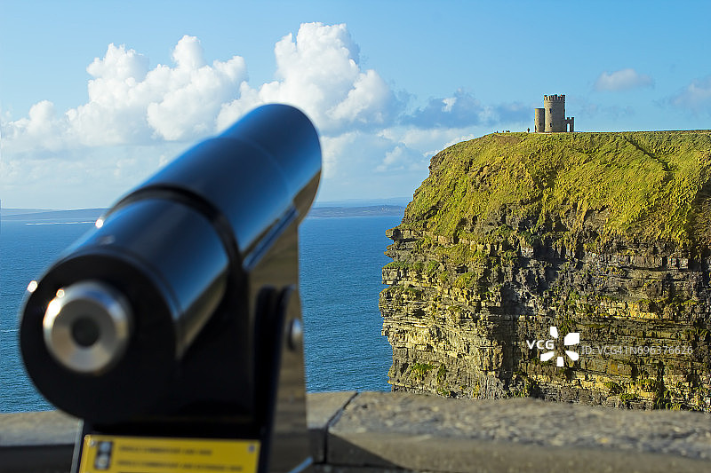爱尔兰莫赫悬崖和奥布莱恩城堡的观光望远镜图片素材