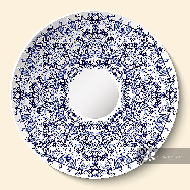 圆形的蓝色花朵点缀。造型以中国或俄罗斯瓷画为基础。图案应用于陶瓷装饰板。图片素材