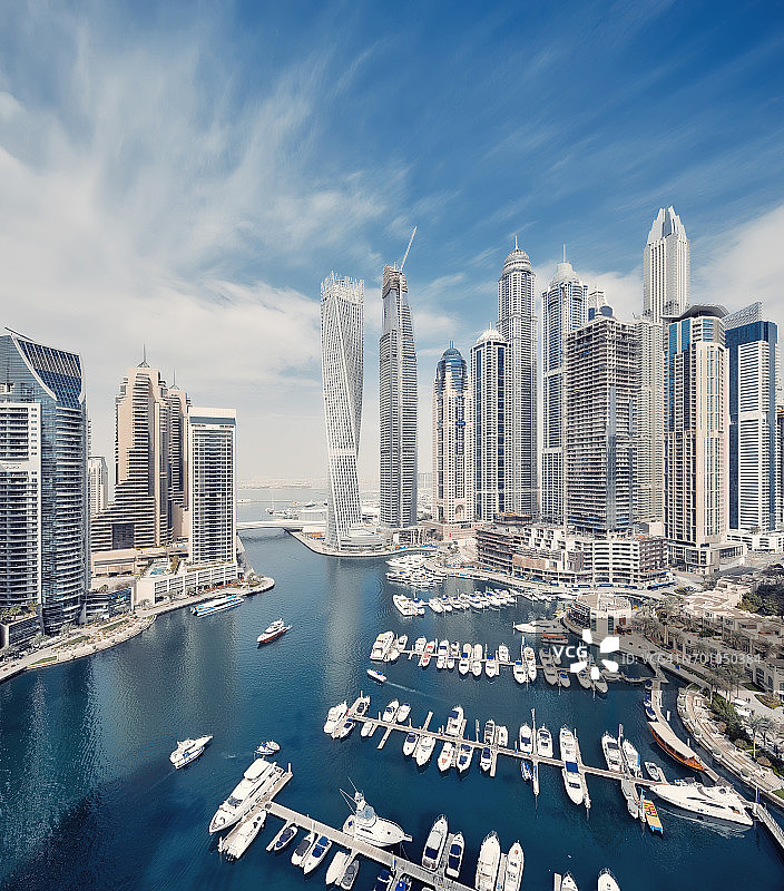阿联酋的迪拜滨海城市天际线图片素材