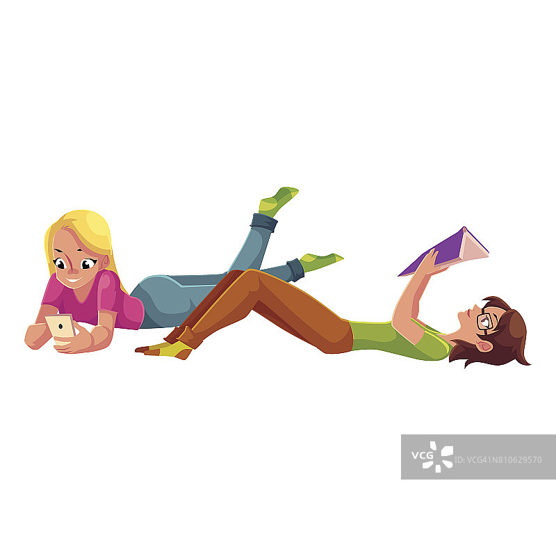 两个女孩，一边看书一边玩手机，一边撒谎图片素材