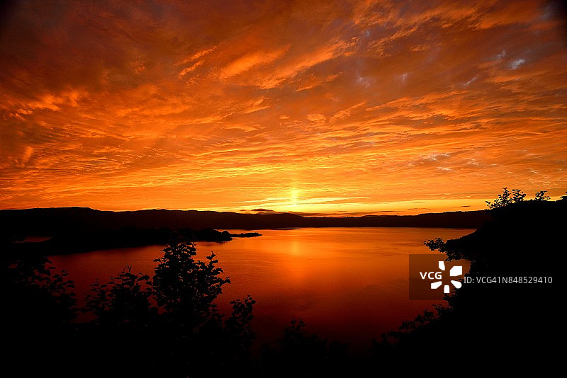 日本青森和田湖的日落图片素材