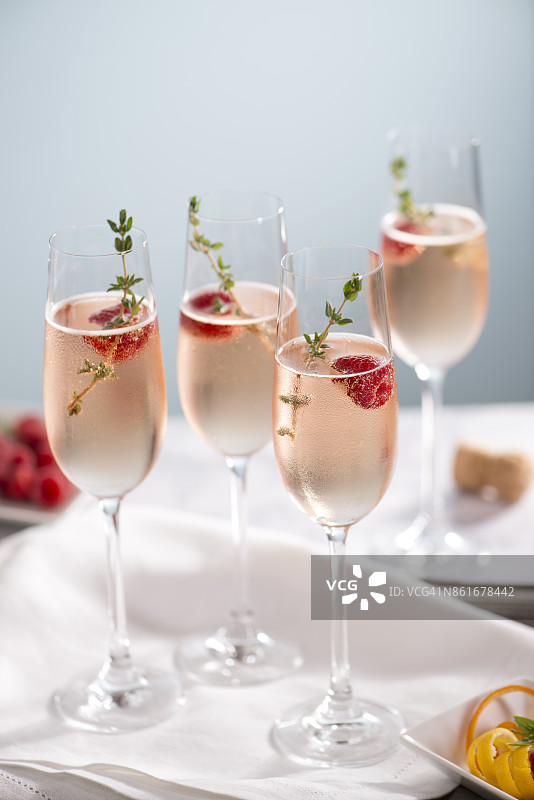 玫瑰香槟鸡尾酒图片素材