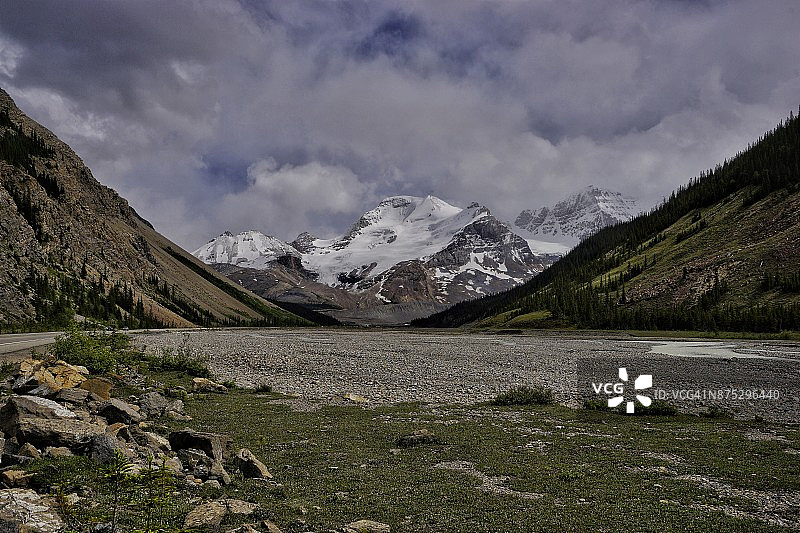 加拿大落基山脉沿着冰原公园路图片素材