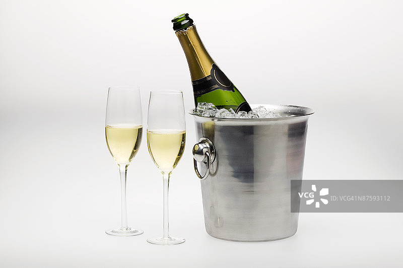 香槟，香槟桶和香槟酒杯图片素材