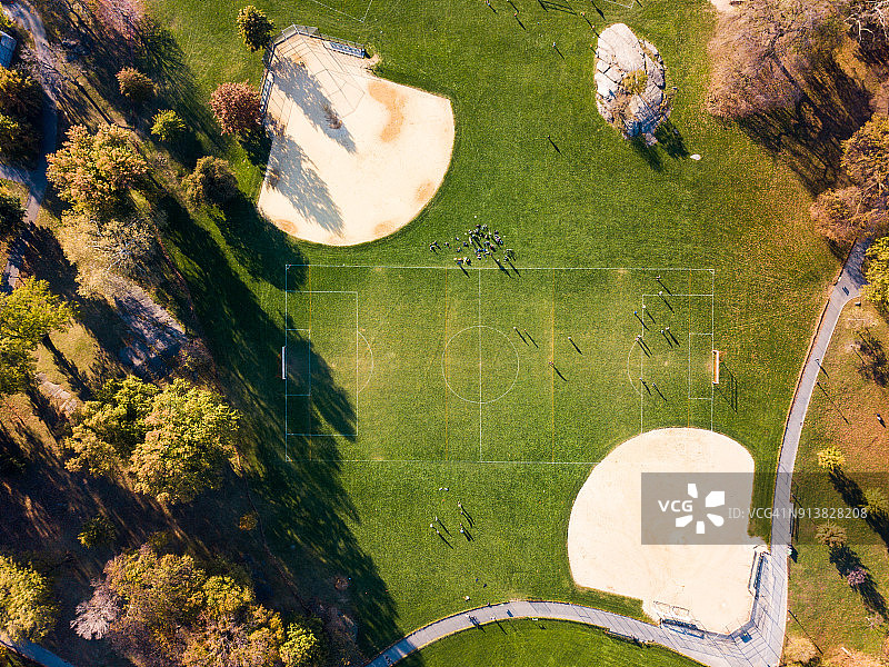 足球和棒球操场鸟瞰图图片素材