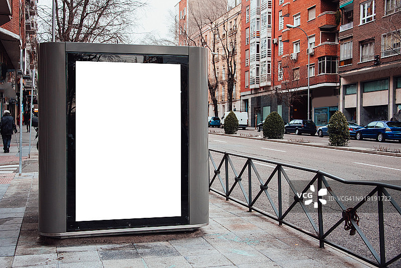 街道上的空白广告牌图片素材
