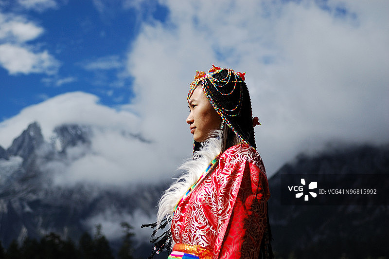 西藏女人图片素材