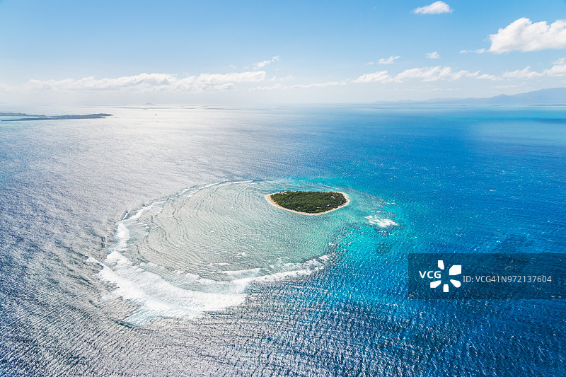 塔瓦卢，心形岛，马马努卡斯，斐济鸟瞰图图片素材