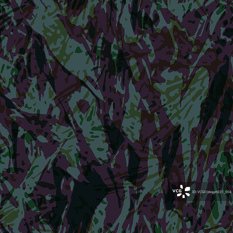 紫色的补丁映衬着丛林迷彩图案图片素材