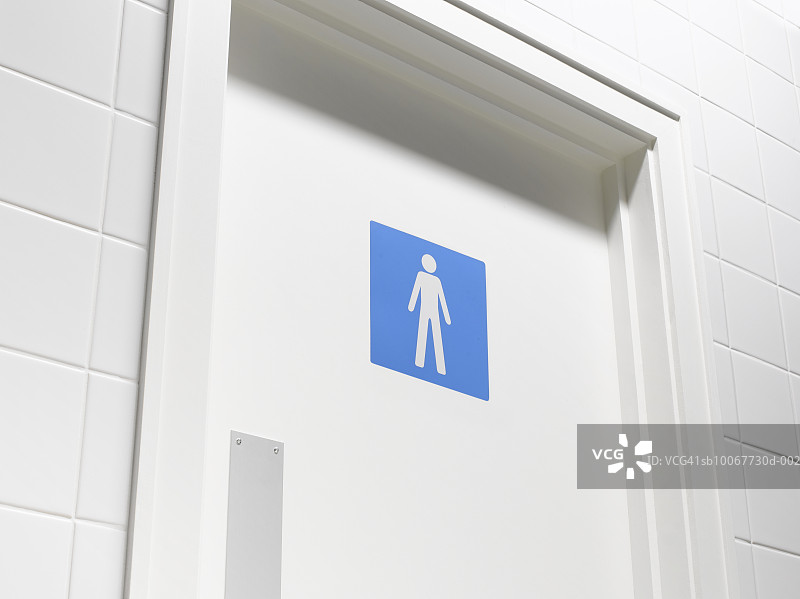 厕所门上有男性标志，特写图片素材
