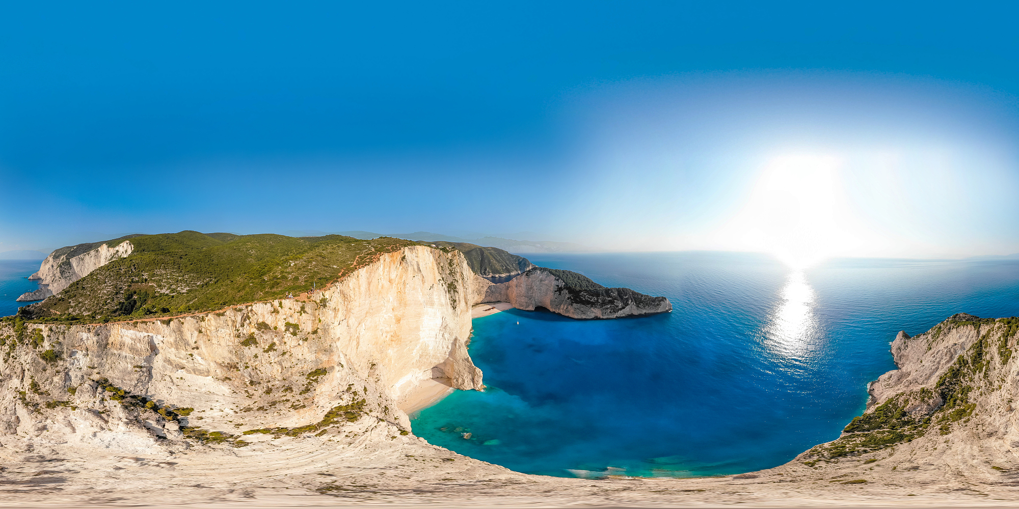 希腊著名的海难海滩的360度空中等矩形全景图。图片下载