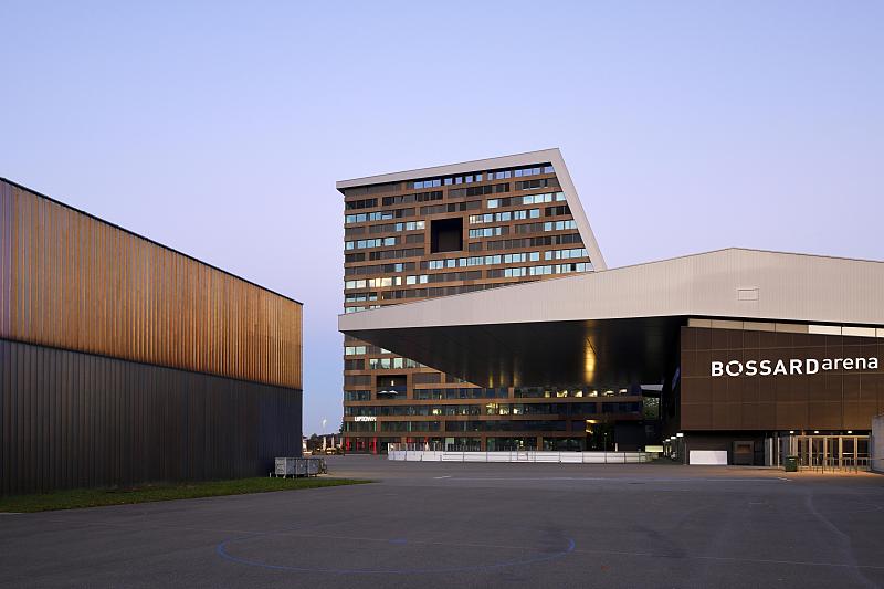 Bossard竞技场和上城区高层，楚格，楚格州，瑞士，欧洲图片下载