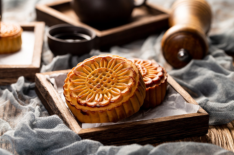 传统中式美食中秋月饼图片素材