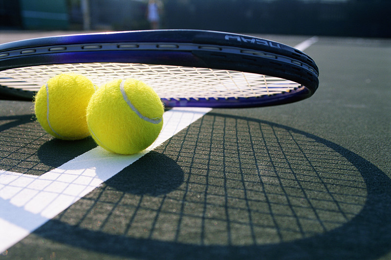 网球和网球拍图片下载