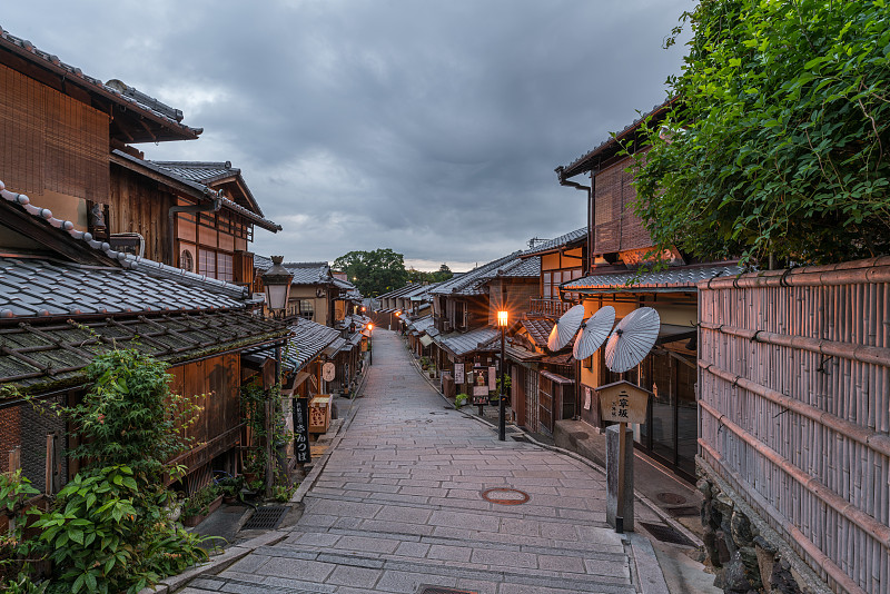 日本京都二年坂三年坂复古街道日出景观图片下载