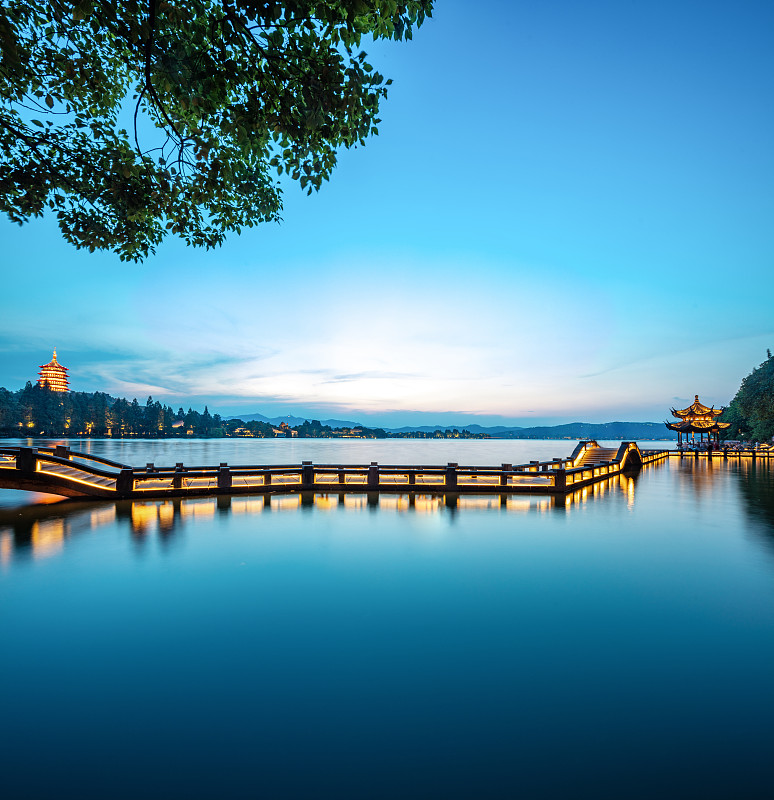 西湖长桥夜景图片下载