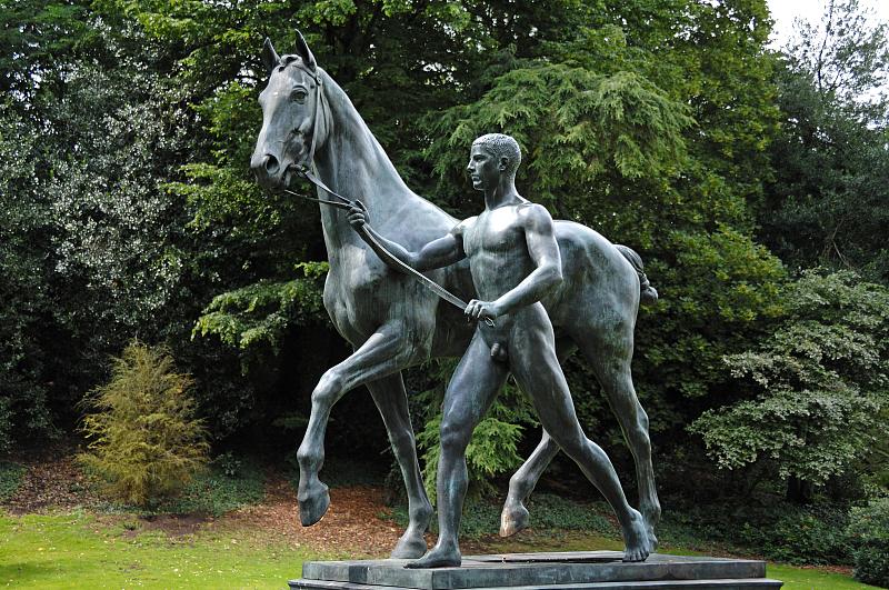雕塑，Der rosselker, The车夫路易斯·图埃永，普鲁士雕塑家，从20世纪开始，Wallanlagen公园，不莱梅，德国，欧洲图片素材