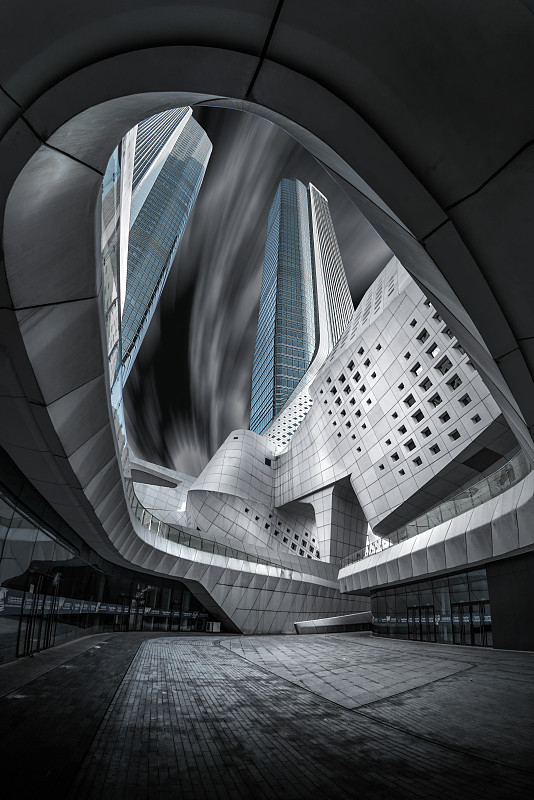 青奥中心位于江苏省南京市，由世界著名建筑师扎哈·哈迪德设计。图片素材